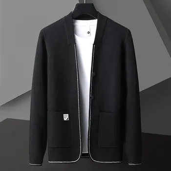 Высококачественный модный кардиган с V-образным вырезом, свитер, мужская осень/зима 2023, новая корейская версия, трендовое повседневное однотонное вязаное пальто с карманом