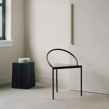 Минималистичный металлический треугольный обеденный стул скандинавского дизайнера, старший серебряный стул, модель современного искусства, легкое роскошное кресло для гостиной